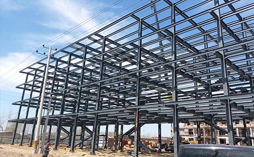 景泰甘肃钢结构厂房屋面选材指南：确保性能与经济性的完美结合